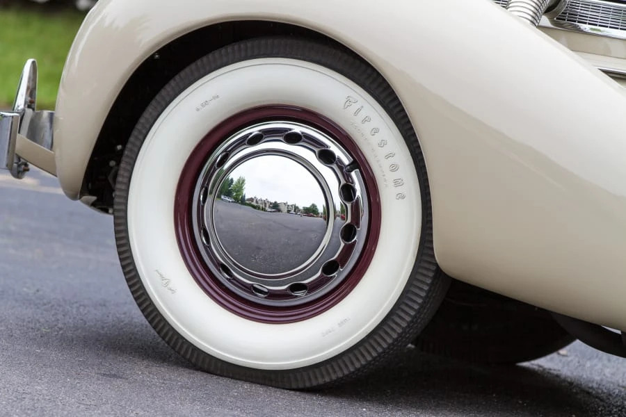 1937 Cord 810 & 812 - Image 9 of 12