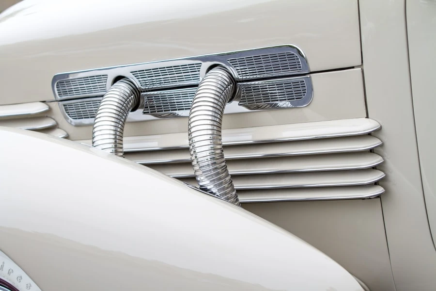 1937 Cord 810 & 812 - Image 10 of 12