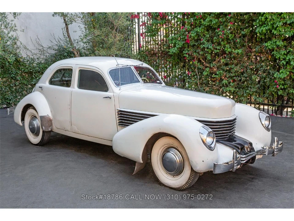1937 Cord 810 & 812 - Image 2 of 31