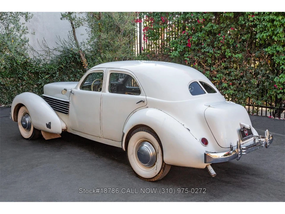 1937 Cord 810 & 812 - Image 6 of 31