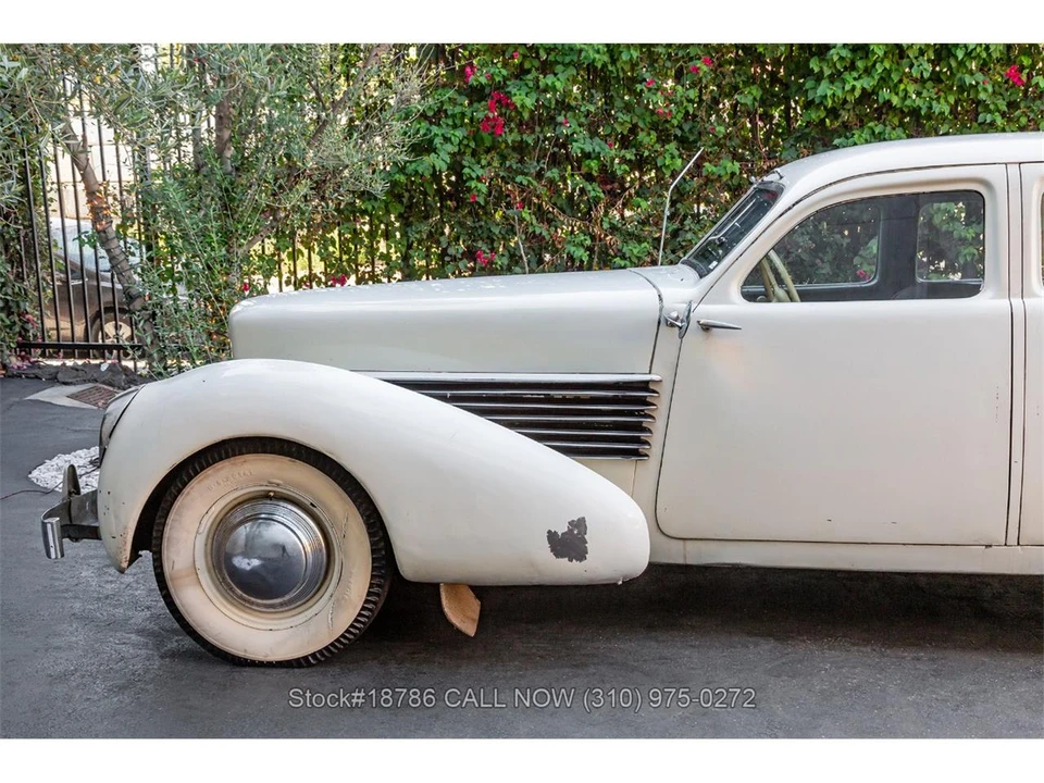1937 Cord 810 & 812 - Image 11 of 31