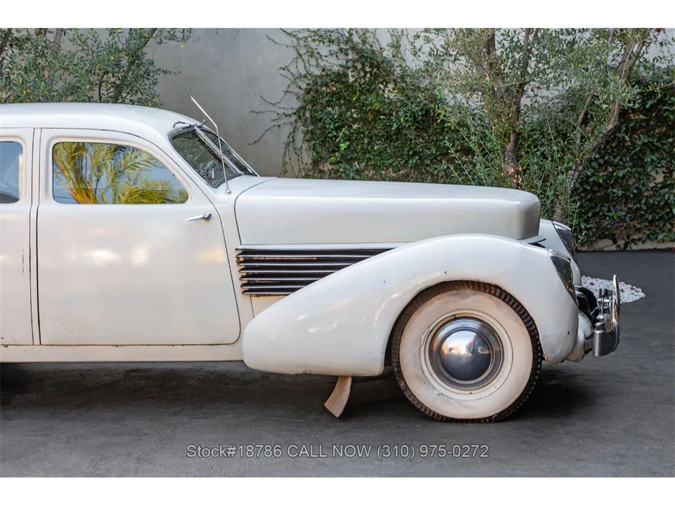 1937 Cord 810 & 812 - Image 9 of 31