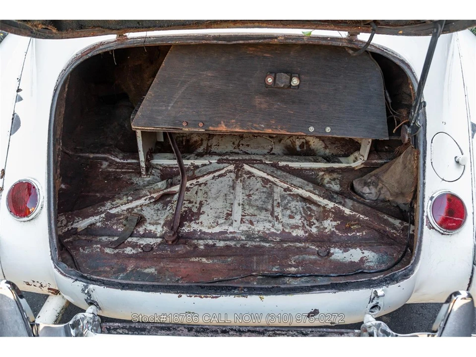 1937 Cord 810 & 812 - Image 27 of 31