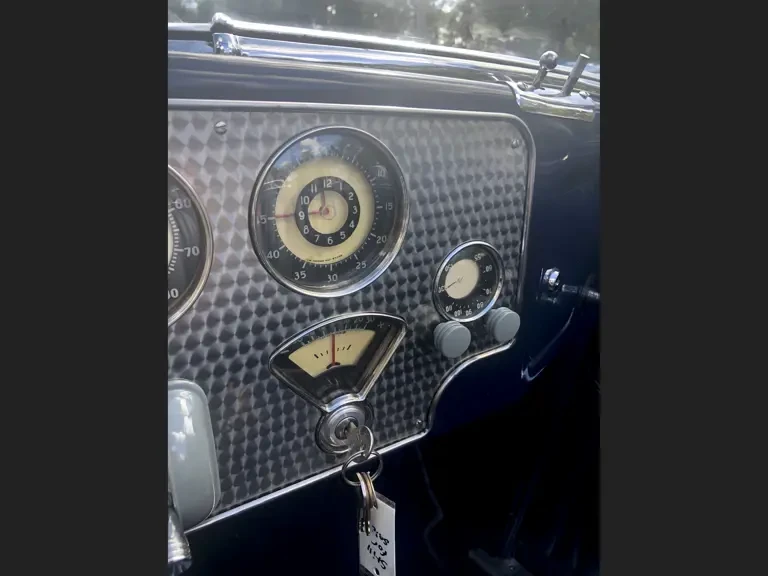 1937 Cord 810 & 812 - Image 28 of 31