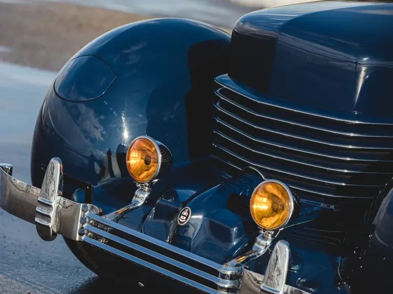 1937 Cord 810 & 812 - Image 17 of 31
