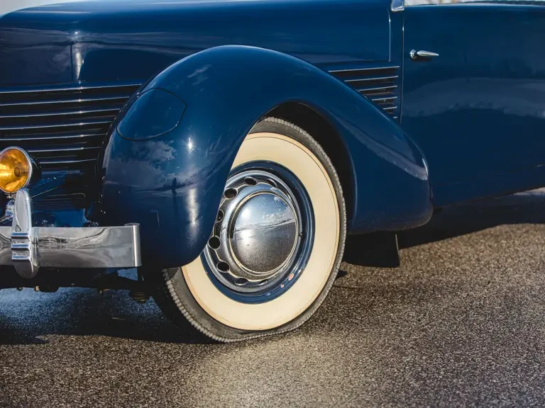 1937 Cord 810 & 812 - Image 19 of 31