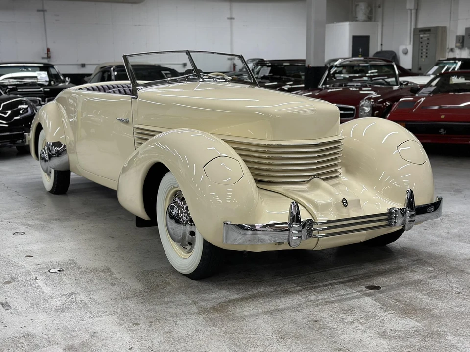 1937 Cord 810 & 812 - Image 21 of 31