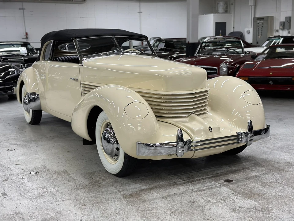 1937 Cord 810 & 812 - Image 29 of 31