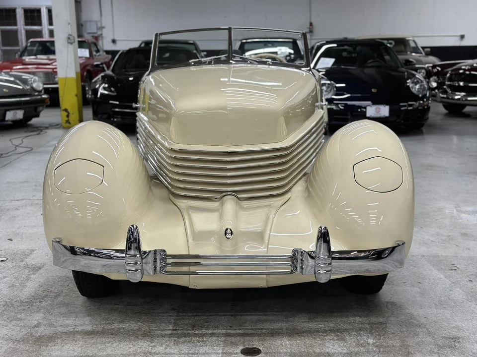 1937 Cord 810 & 812 - Image 22 of 31
