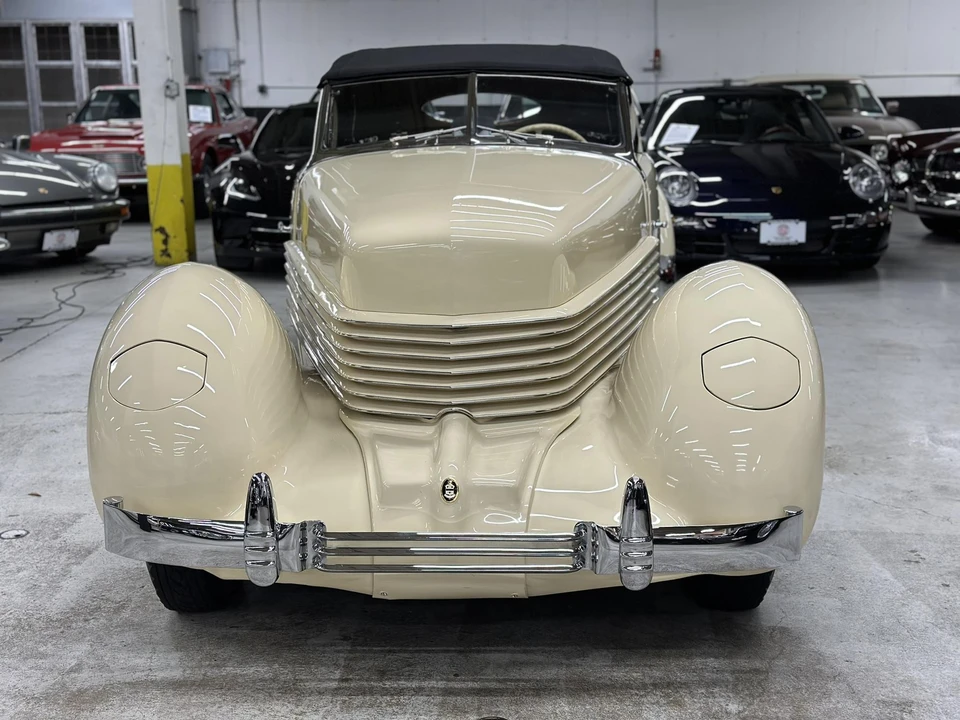 1937 Cord 810 & 812 - Image 30 of 31