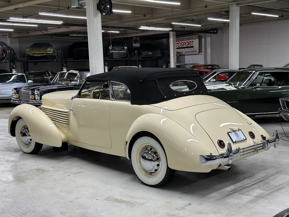1937 Cord 810 & 812 - Image 25 of 31