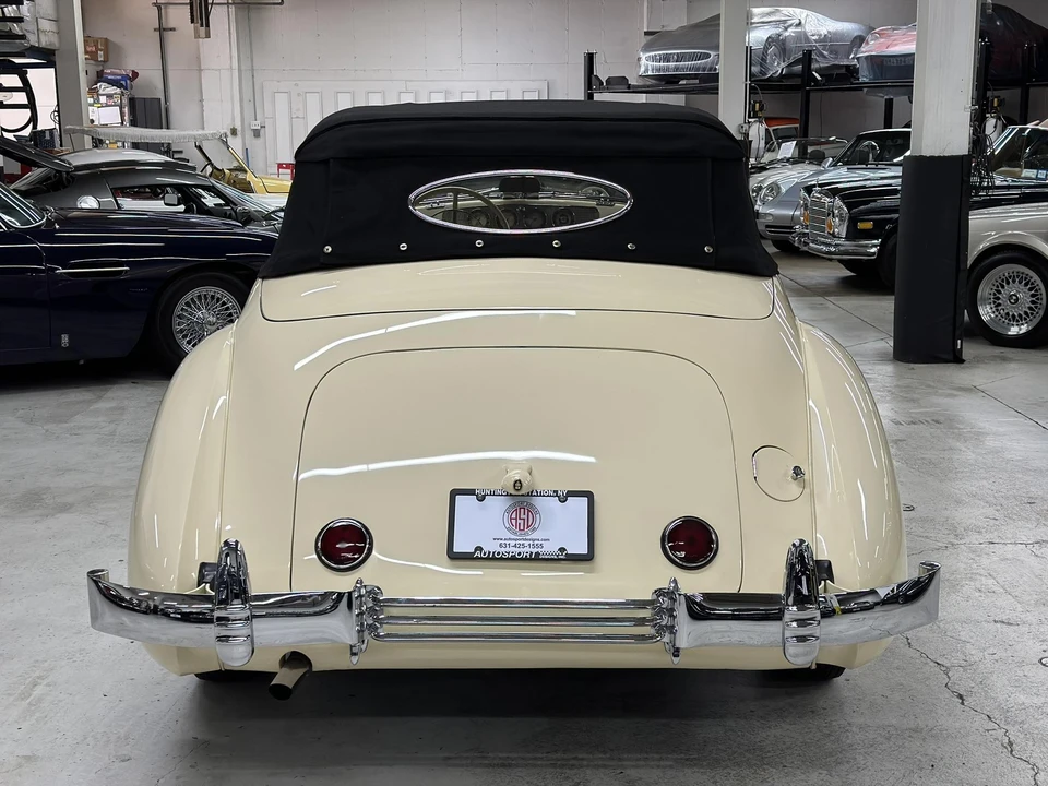 1937 Cord 810 & 812 - Image 26 of 31