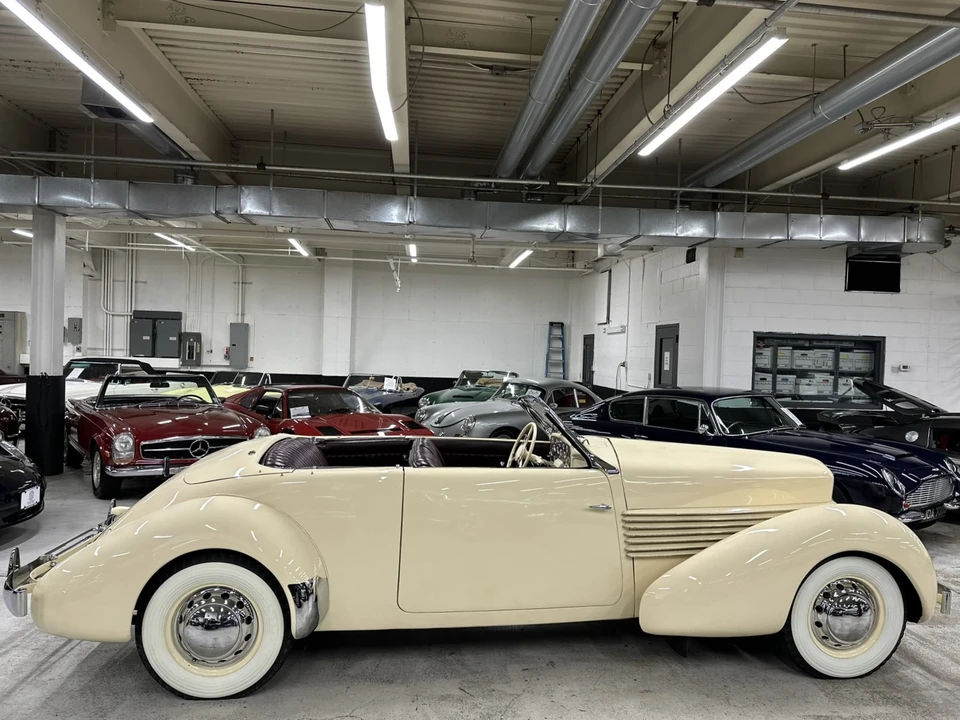 1937 Cord 810 & 812 - Image 20 of 31