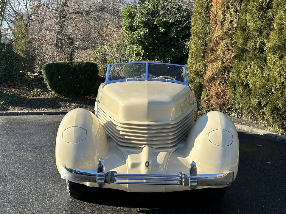 1937 Cord 810 & 812 - Image 4 of 31