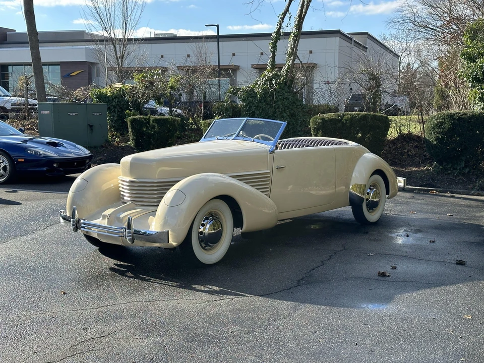 1937 Cord 810 & 812 - Image 7 of 31