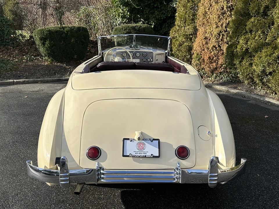 1937 Cord 810 & 812 - Image 17 of 31