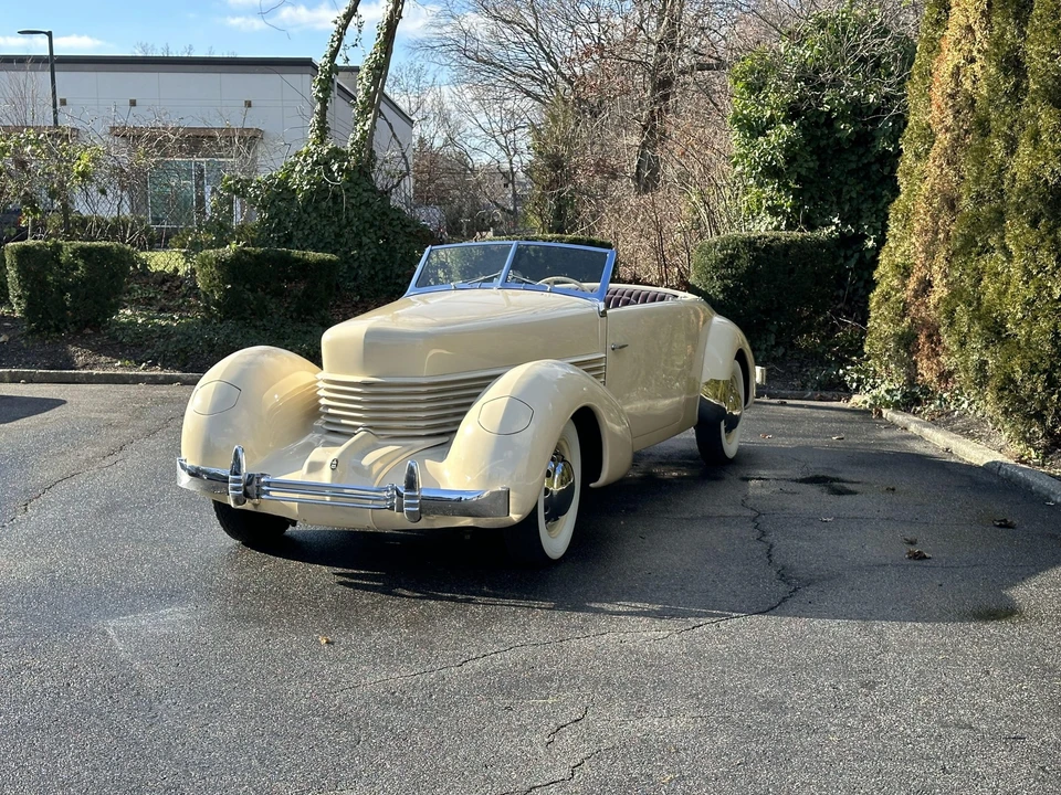 1937 Cord 810 & 812 - Image 5 of 31