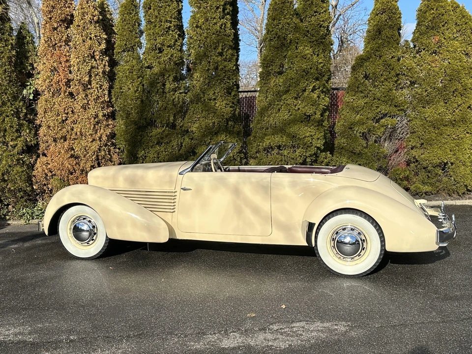 1937 Cord 810 & 812 - Image 9 of 31