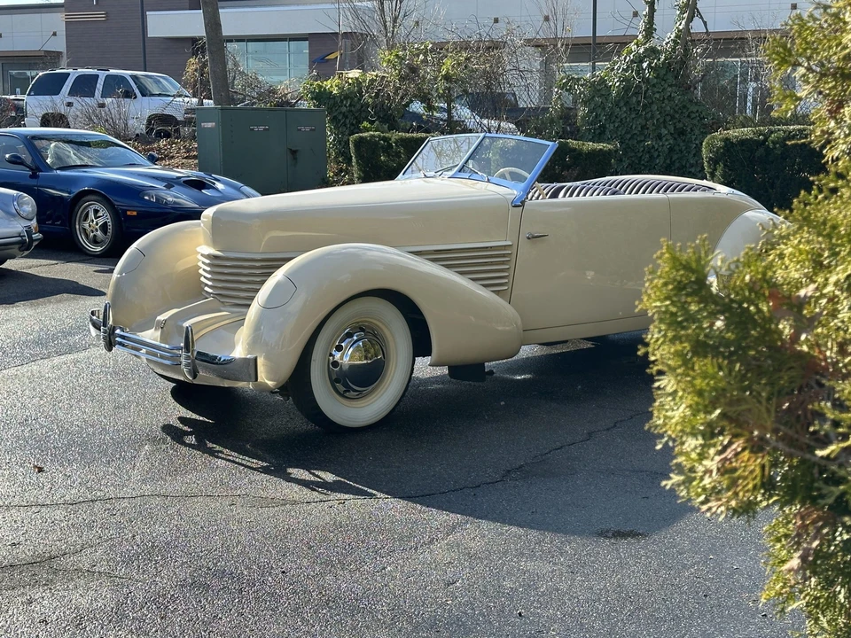1937 Cord 810 & 812 - Image 8 of 31