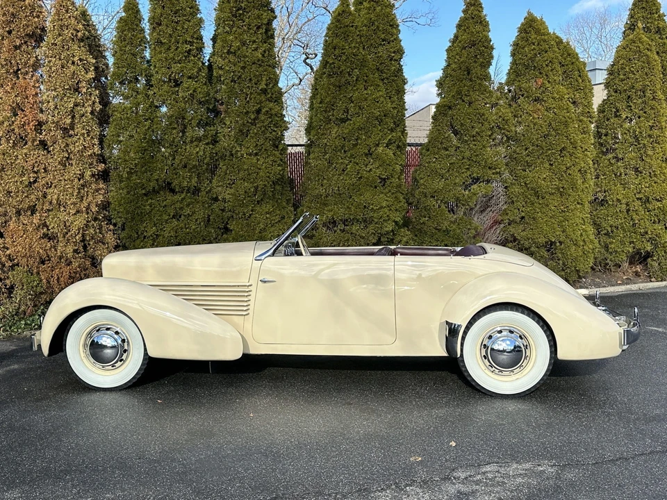 1937 Cord 810 & 812 - Image 11 of 31