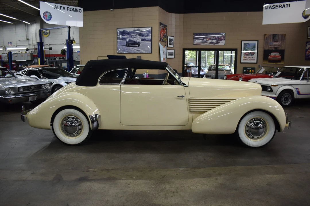 1937 Cord 810 & 812 - Image 31 of 31