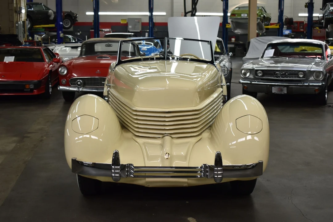 1937 Cord 810 & 812 - Image 22 of 31