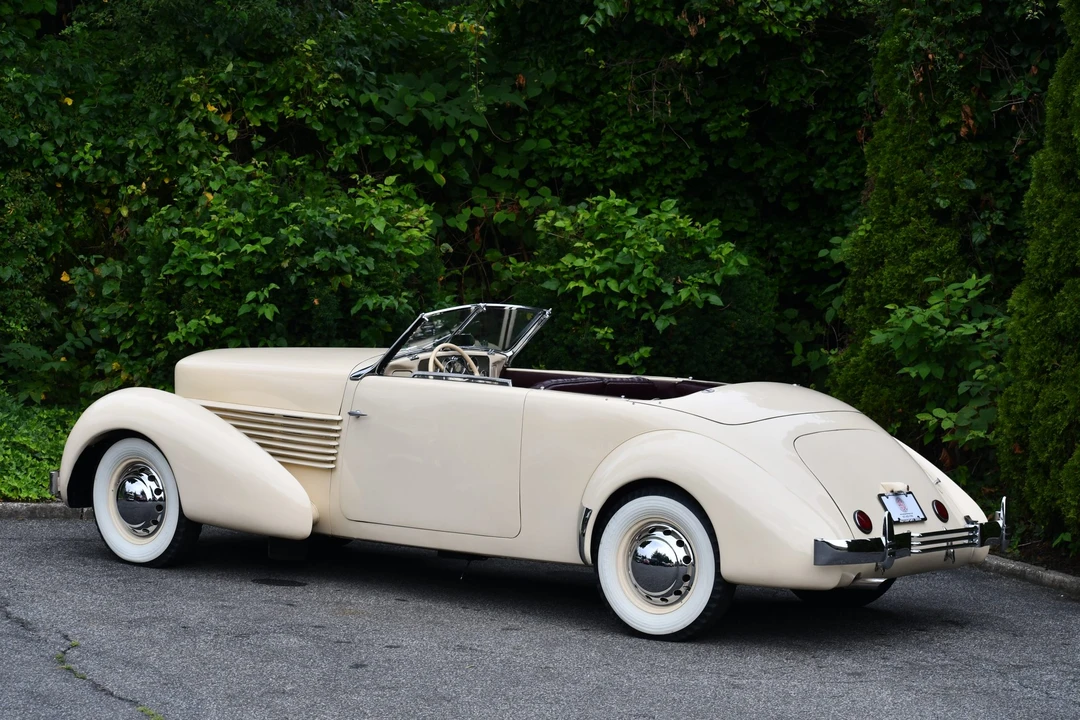 1937 Cord 810 & 812 - Image 4 of 31