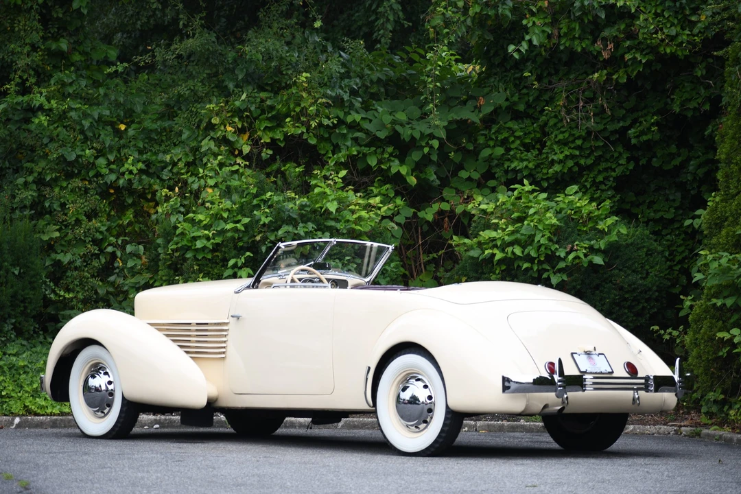 1937 Cord 810 & 812 - Image 5 of 31