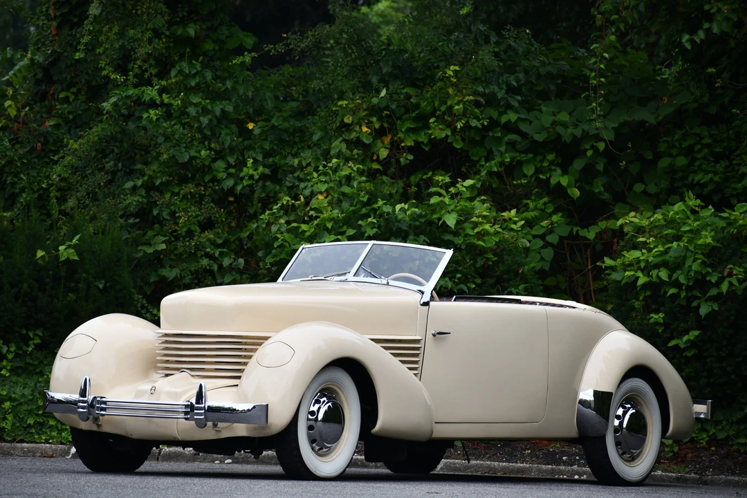 1937 Cord 810 & 812 - Image 3 of 31
