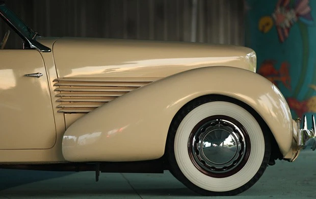 1937 Cord 810 & 812 - Image 9 of 14