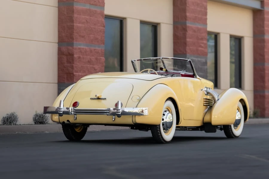 1937 Cord 810 & 812 - Image 3 of 31