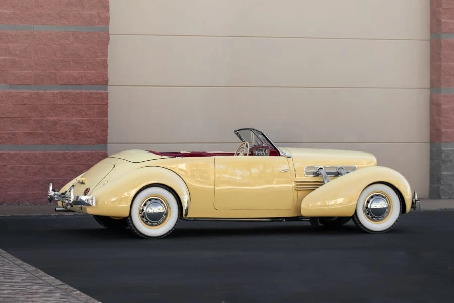 1937 Cord 810 & 812 - Image 16 of 31