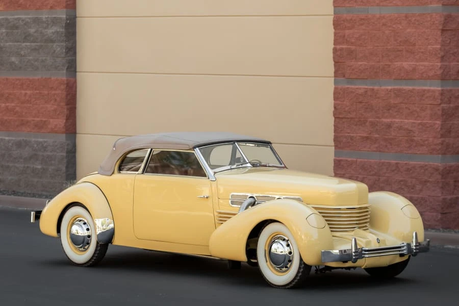 1937 Cord 810 & 812 - Image 25 of 31