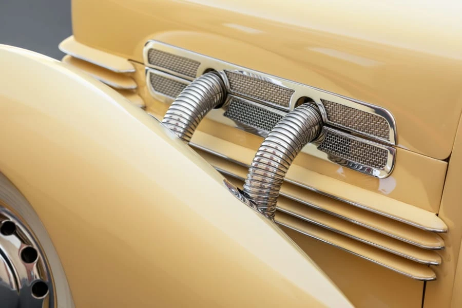 1937 Cord 810 & 812 - Image 15 of 31