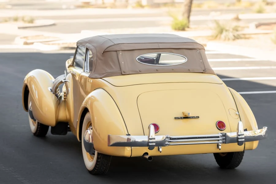 1937 Cord 810 & 812 - Image 23 of 31