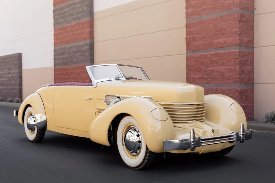 1937 Cord 810 & 812 - Image 6 of 31