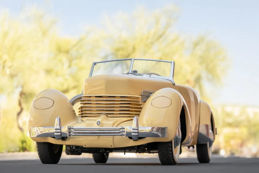 1937 Cord 810 & 812 - Image 18 of 31