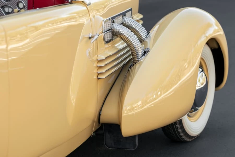 1937 Cord 810 & 812 - Image 14 of 31