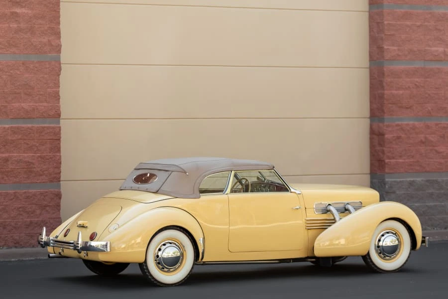 1937 Cord 810 & 812 - Image 26 of 31