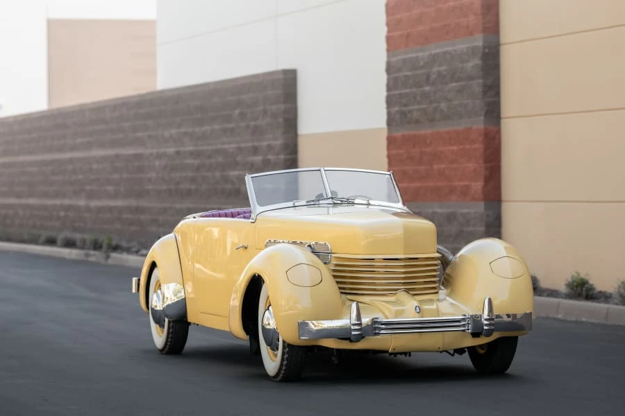 1937 Cord 810 & 812 - Image 19 of 31