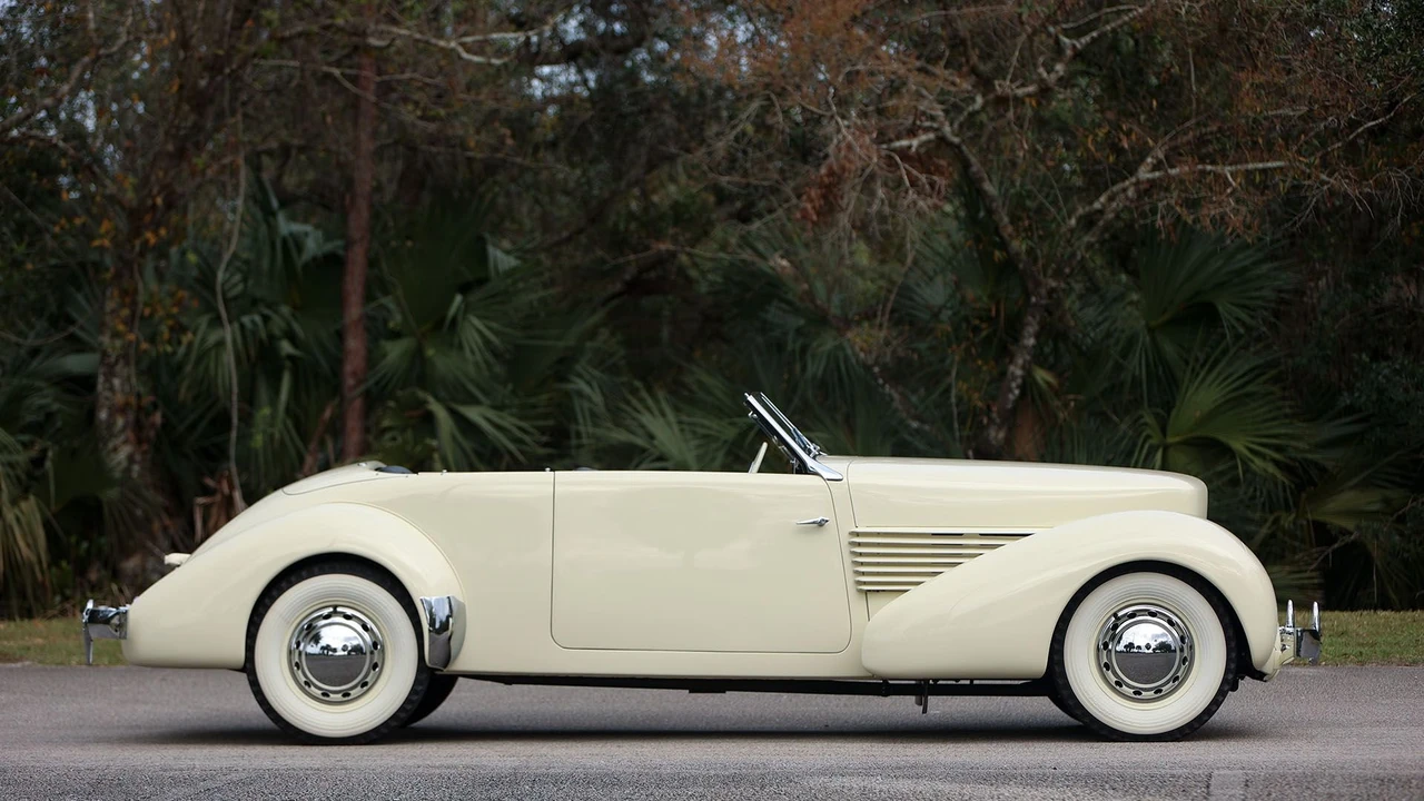 1937 Cord 810 & 812 - Image 3 of 31