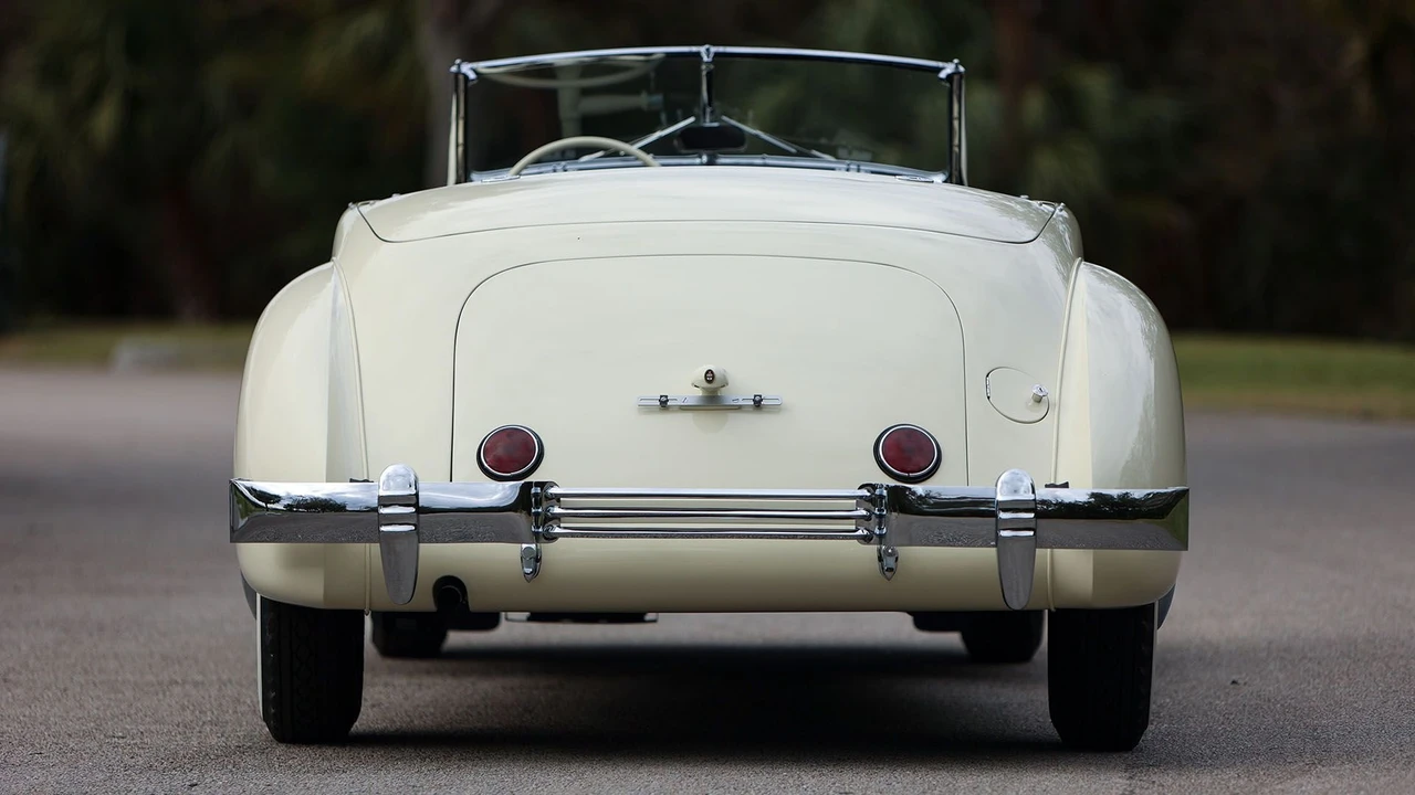1937 Cord 810 & 812 - Image 8 of 31