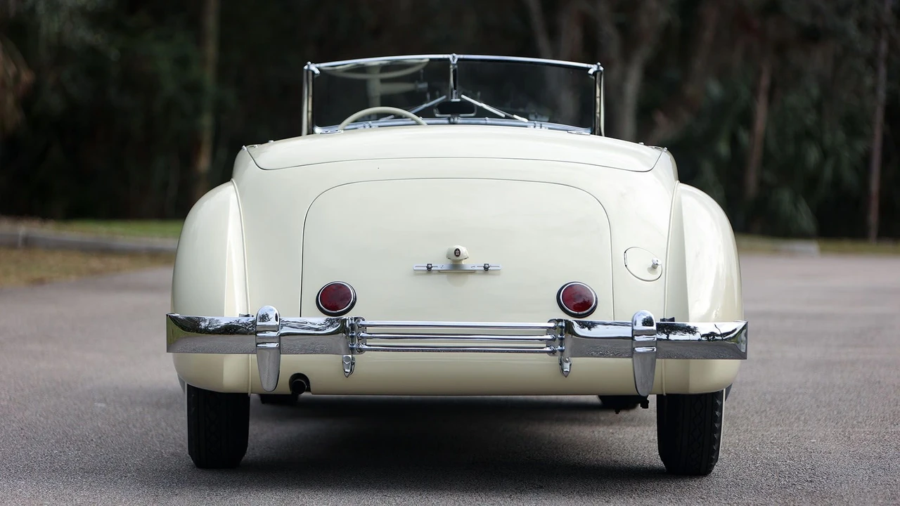 1937 Cord 810 & 812 - Image 10 of 31
