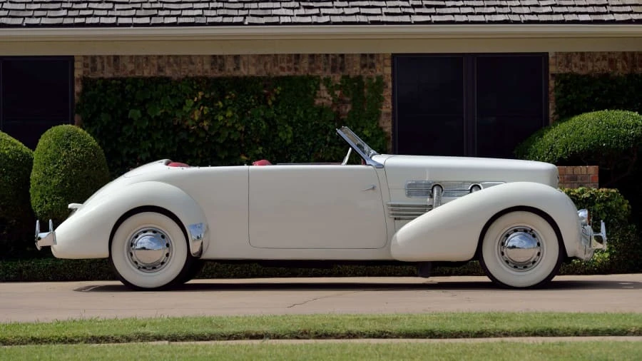 1937 Cord 810 & 812 - Image 2 of 20