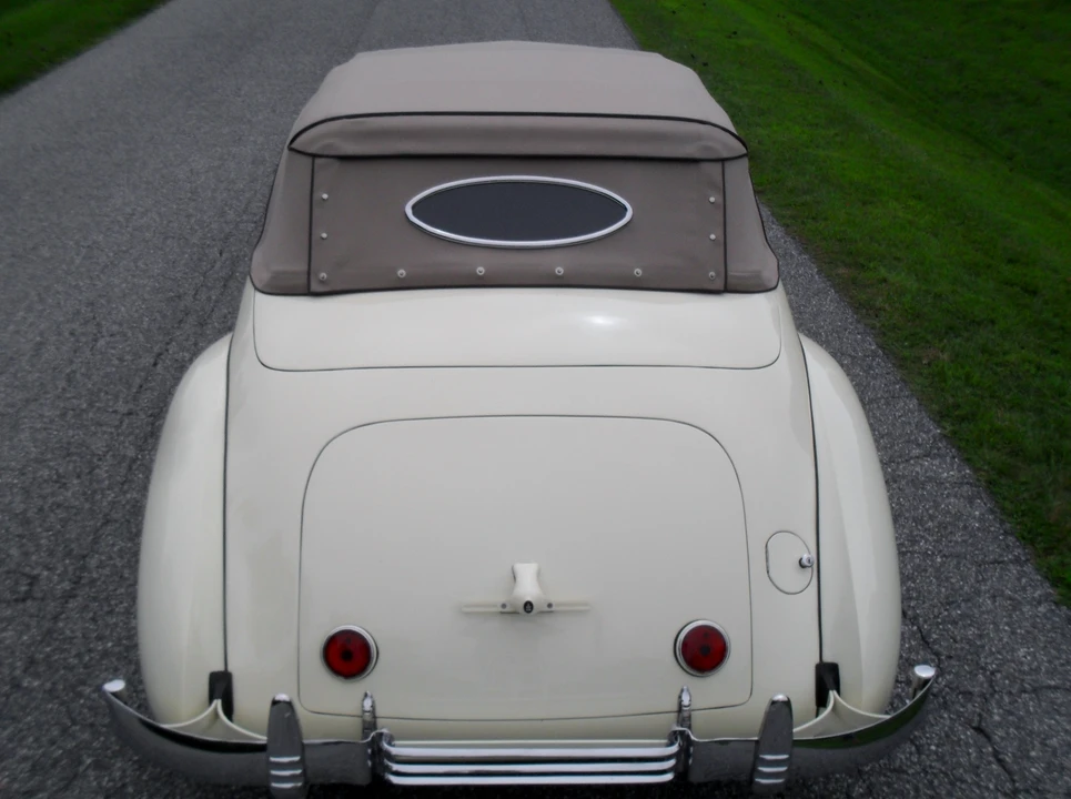 1937 Cord 810 & 812 - Image 14 of 31