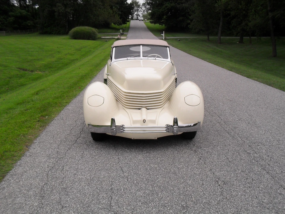 1937 Cord 810 & 812 - Image 6 of 31