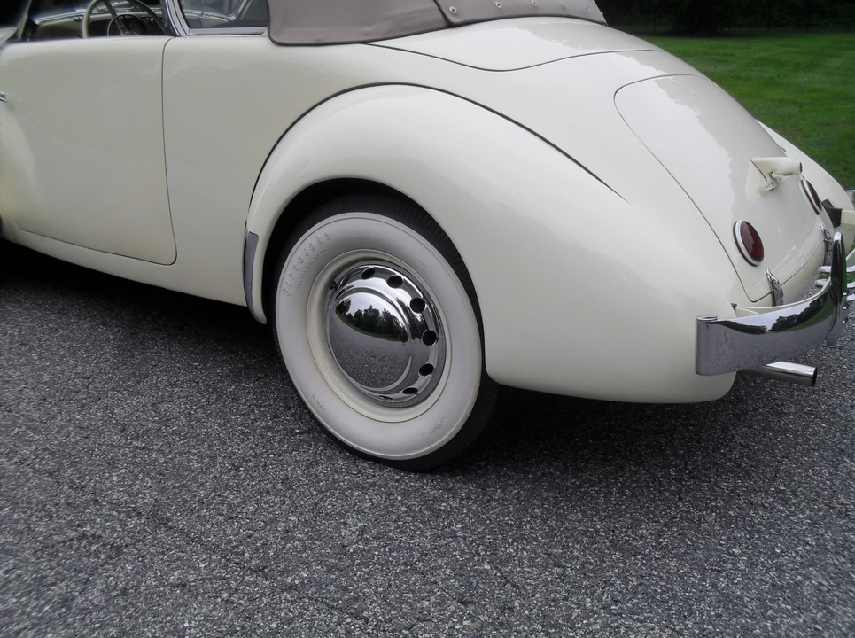 1937 Cord 810 & 812 - Image 30 of 31