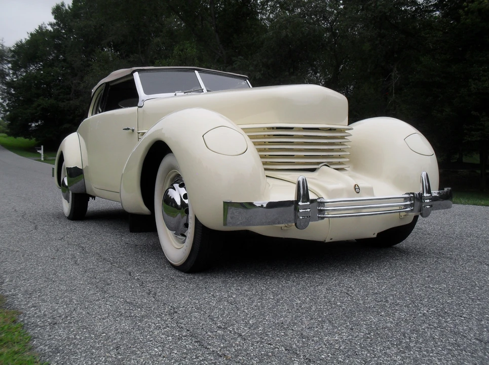 1937 Cord 810 & 812 - Image 4 of 31