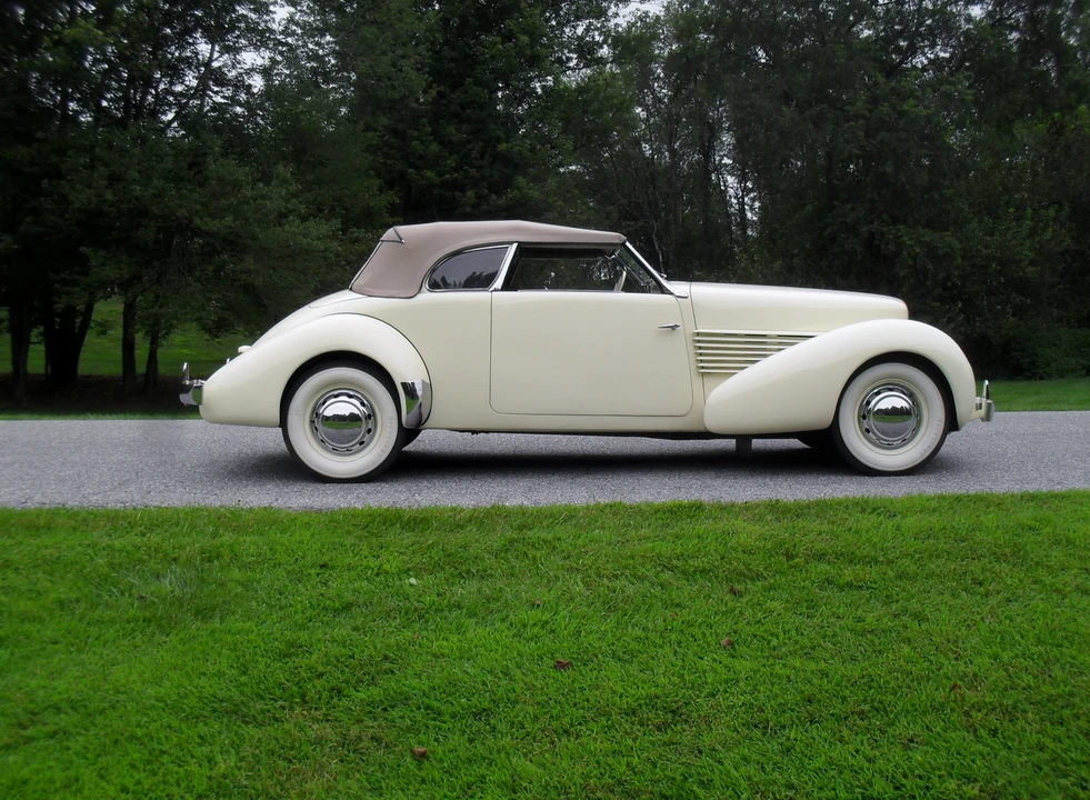 1937 Cord 810 & 812 - Image 19 of 31