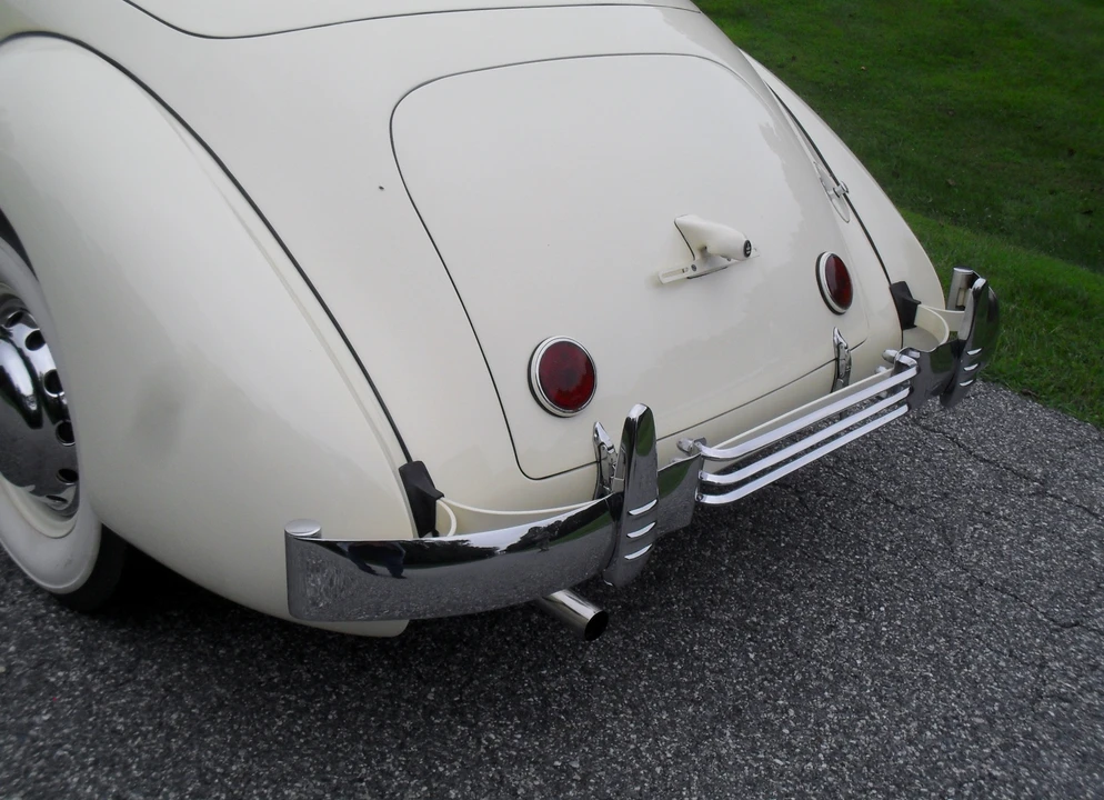 1937 Cord 810 & 812 - Image 31 of 31